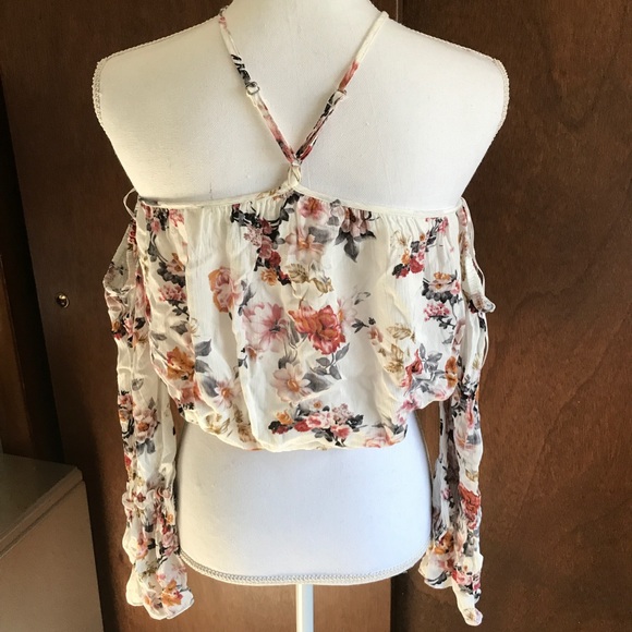 Off the shoulder Floral top - Picture 2 of 3